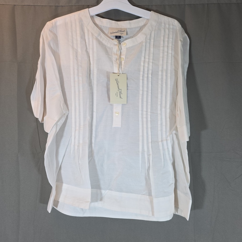 Universal Thread Women's Cream Pintuck Button Front Blouse Size Medium NWT